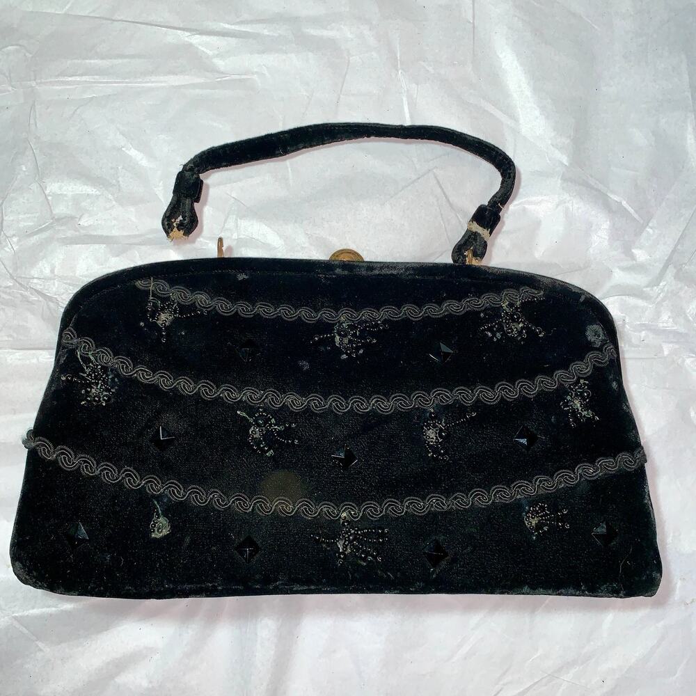 Lg Soure Black Velvet Beaded Frame Bag Deco Clasp